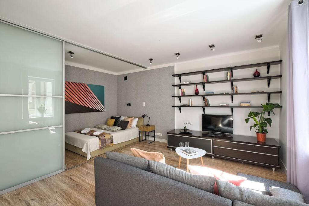 Urbannestgroup - Old Town - Stare - Freta 50 Апартаменти